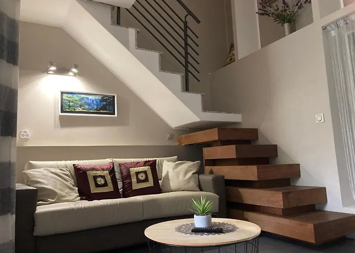 Дом отдыха Maison Vue A 5 Minutes A Pied De La Vieille De Vecchio Порто-Веккьо