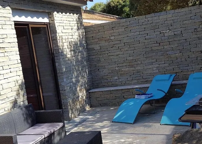 Дом отдыха Maison Vue A 5 Minutes A Pied De La Vieille De Vecchio Порто-Веккьо